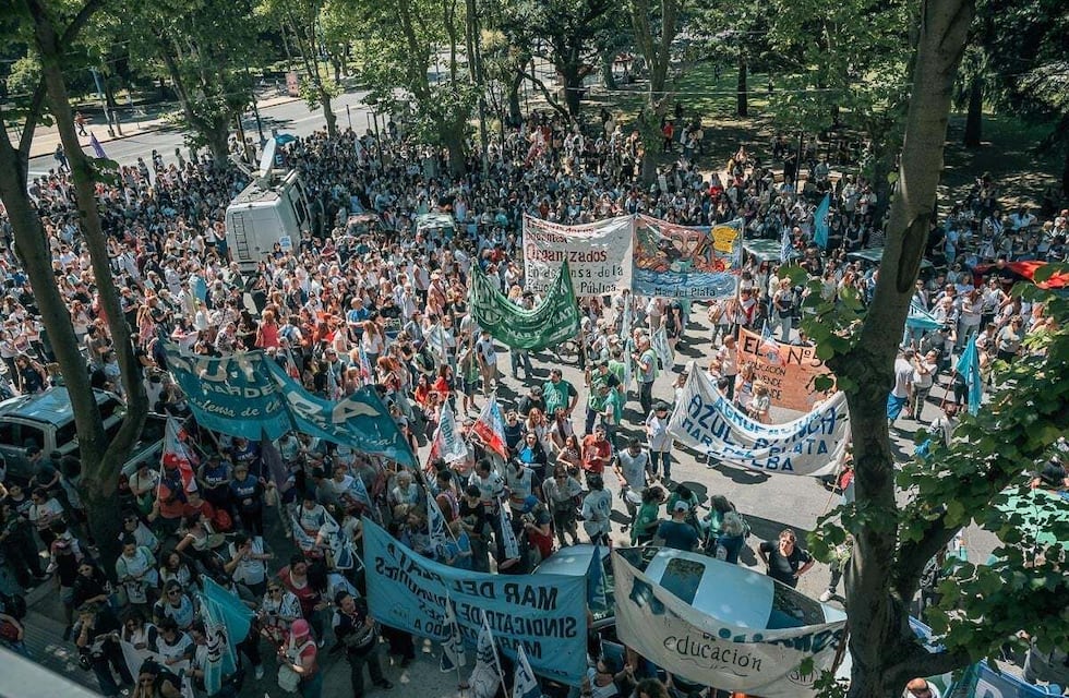 Caos, violencia y paro docente en Mar del Plata, tras la denuncia de abuso que involucra a un niño y dos niñas
