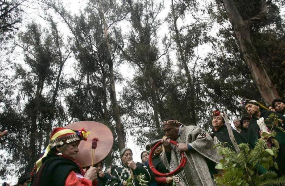 Suspenden los ascensos al volcán Lanín durante seis días por una celebración mapuche