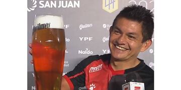 El Pulga Rodríguez y los festejos de Colón campeón.