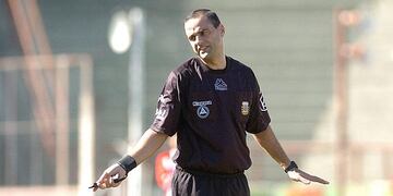 Diego Abal y el polémico gol cobrado a Colón que desató la ira de todo San Lorenzo. (Foto: Sergio Cejas)