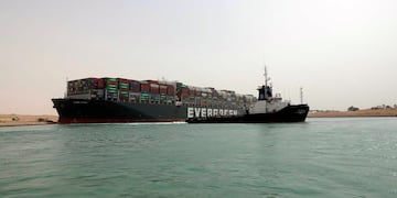 Buque encallado en el Canal de Suez - AP