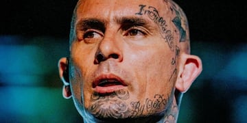 Emanuel Noir de Ke Personajes volvió a posar desnudo y pidió un "cafecito"