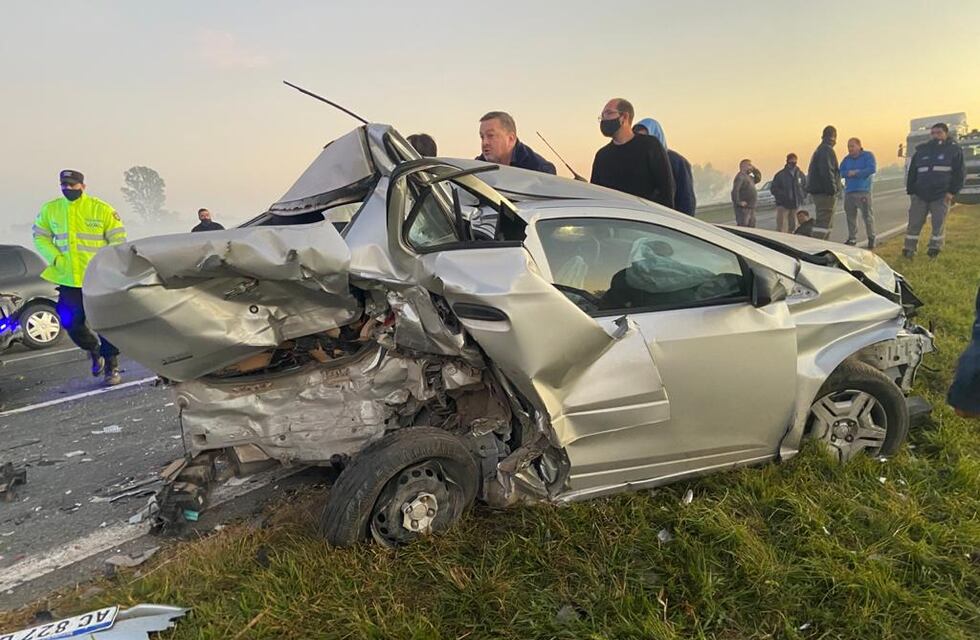 Dos siniestros viales y siete heridos por la niebla en la autopista