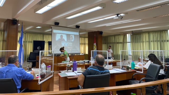 La reunión de comisión de este lunes fue semi-presencial