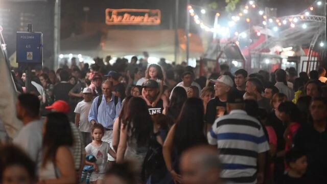 La vuelta a la presencialidad se concretó el viernes con una enorme convocatoria frente al Monumento.