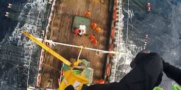 La Prefectura Naval actuó de urgencia ante un tripulante que corría riesgo de vida tras la amputación de su pierna.
