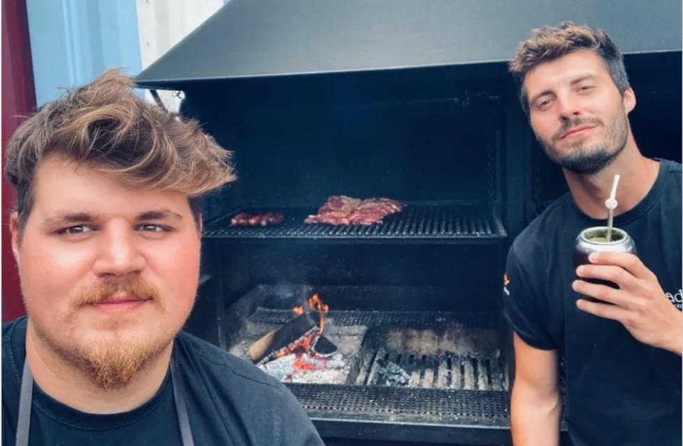 Son cordobeses, tienen 27 años y triunfan en Dinamarca vendiendo comida argentina