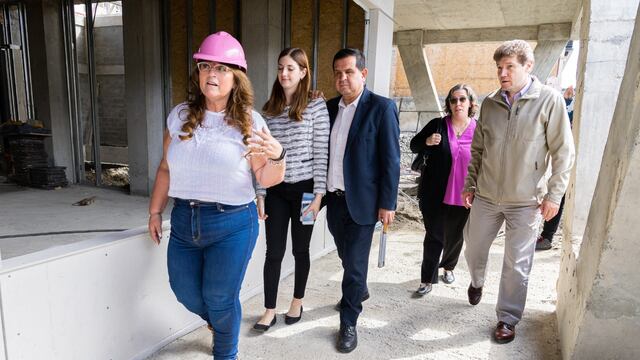 Melella recorrió la obra del Centro de Rehabilitación Ushuaia con autoridades nacionales