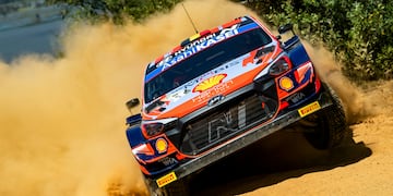 Thierry Neuville, líder tras este viernes en el Safari.