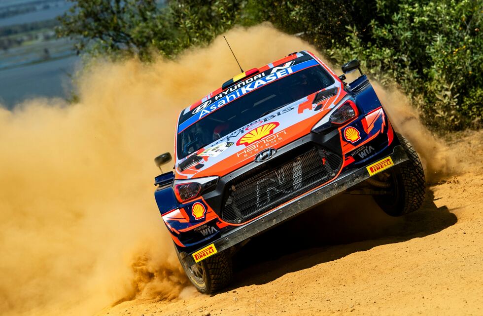 Rally Mundial: Neuville manda en Kenia tras la primera etapa