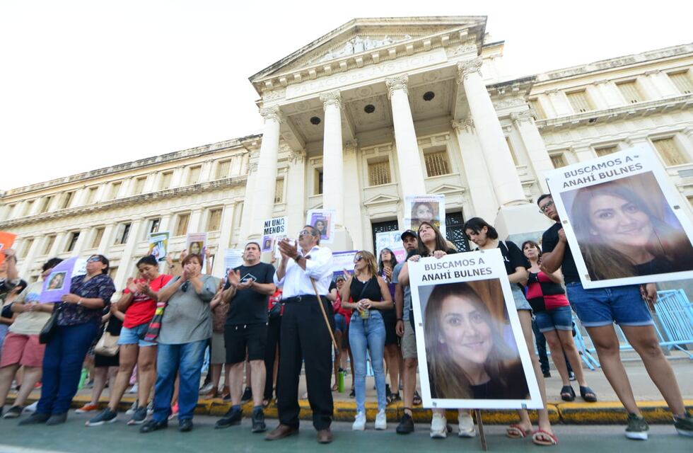 Tras un nuevo allanamiento al detenido, familiares se movilizan para pedir la aparición de Anahí Bulnes
