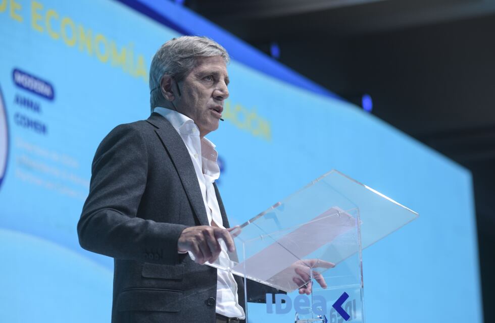 “Equilibrar la cancha”, la promesa de Caputo ante la apertura de las economías