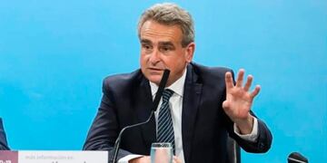 Agustín Rossi habló del Ejército en Rosario