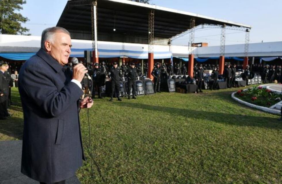 Provincia fortalece el Servicio Penitenciario con la entrega de equipamiento y armas