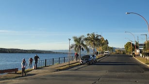 Paisaje carlospacense en zona costanera de la ciudad, una tarde de otoño.