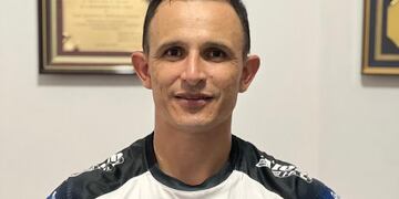 Marcelo Benitez, ex Belgrano y Defensa y Justicia, pasó la primera parte del 2025 en Atenas de Río Cuarto, y destacó el sacrificio y la humilidad que vio en el club (Prensa Atenas).