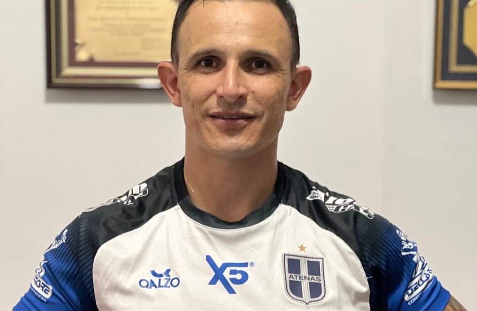 Jugó en Belgrano, fue compañero de los zagueros campeones del mundo y levantó copas con el Halcón