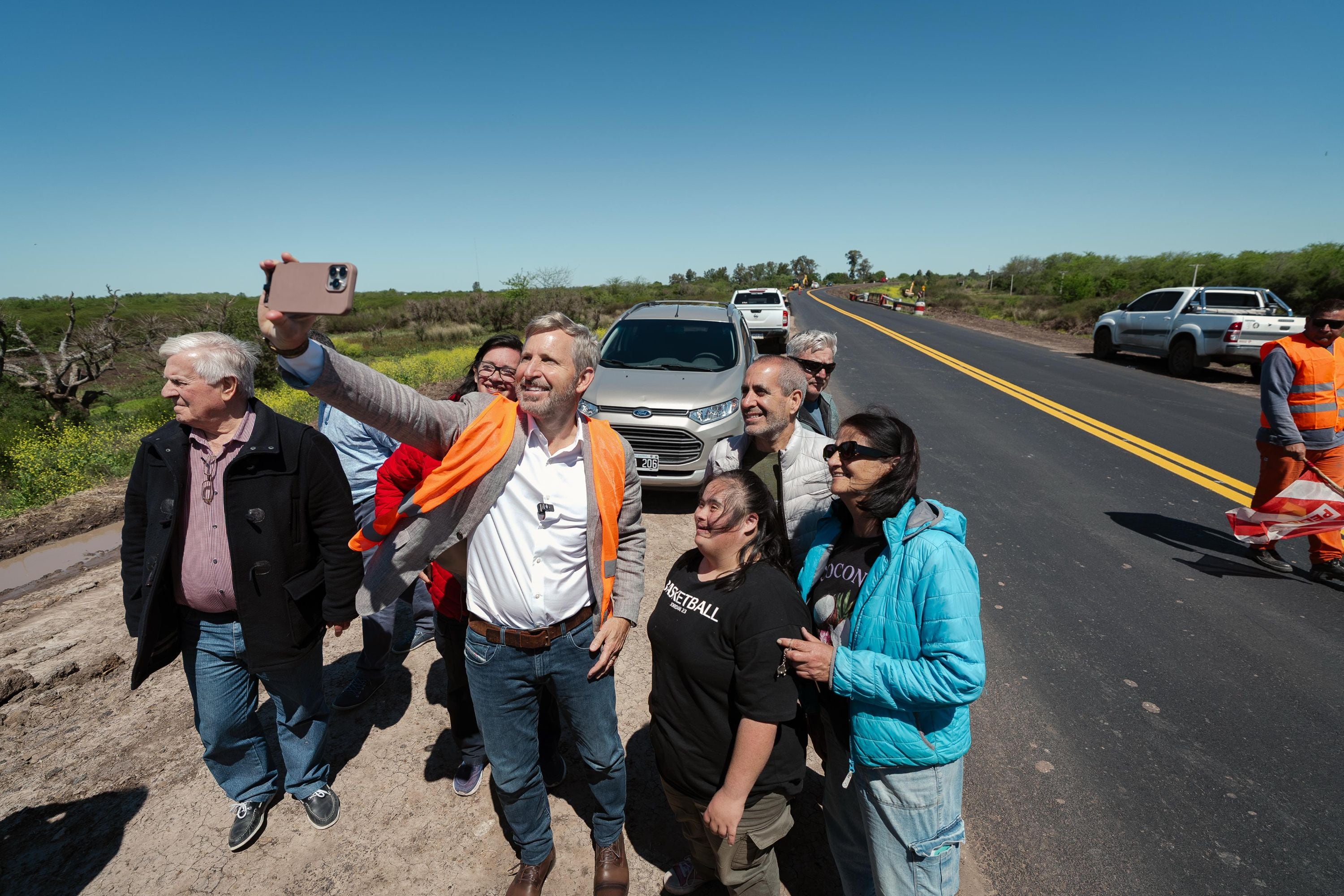 Rogelio Frigerio recorrió las obras de reparación en la ruta 20