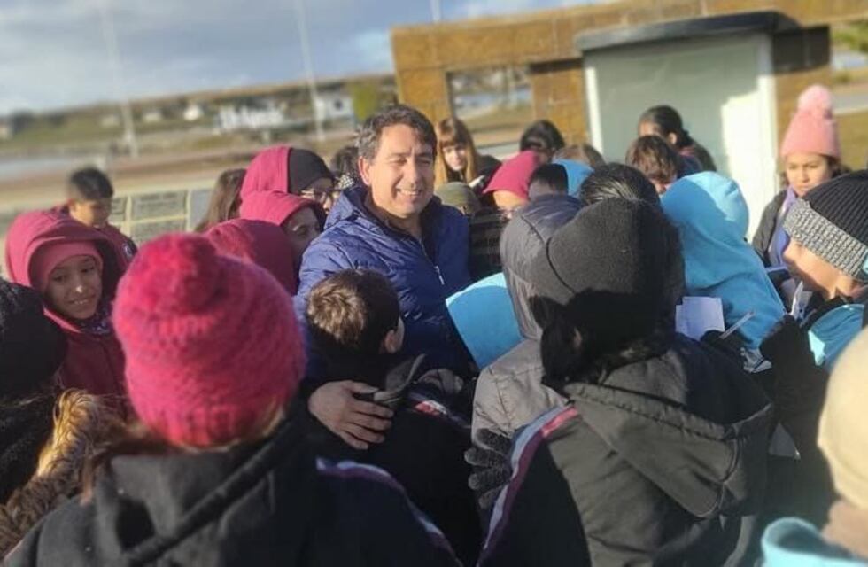 Ushuaia: Secretario de Asuntos de Malvinas recibió a los alumnos del E.M.E.I