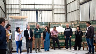 La comitiva chilena conoció de primera mano las capacidades y ventajas que ofrece el Parque Industrial de Perico, durante una recorrida conducida por autoridades y empresarios locales.