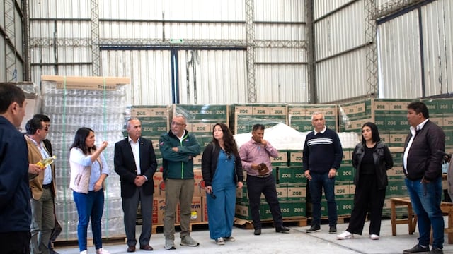 La comitiva chilena conoció de primera mano las capacidades y ventajas que ofrece el Parque Industrial de Perico, durante una recorrida conducida por autoridades y empresarios locales.