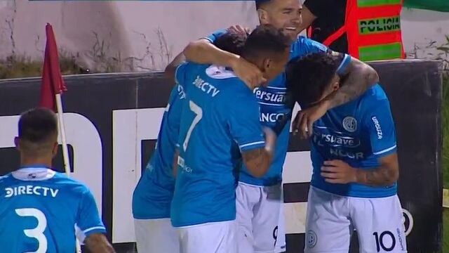 Belgrano festeja el triunfo transitorio ante Gimnasia en Mendoza.