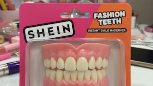 Dentadura postiza de Shein.