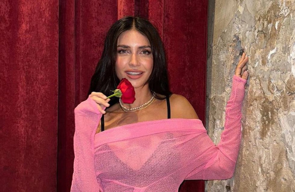 Zaira Nara deslumbró con un look fairy: top mariposa y jean metalizado