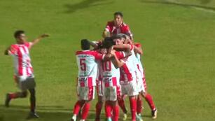 Los del 9 festejando el gol de Agustín Vera ante Douglas Haig