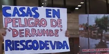 Vecinos de Santa Isabel II denuncian peligro de derrumbe.