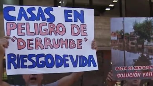 Vecinos de Santa Isabel II denuncian peligro de derrumbe.