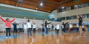 Impulsan actividades deportivas y recreativas para adultos mayores de Ushuaia