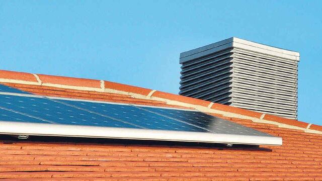 Eficientes. Una adecuada provisión de agua caliente por energía solar depende del volumen a consumir, la ubicación de la casa y el tipo de colector.