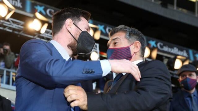 Messi y el presidente del Barcelona, Joan Laporta (Prensa Barcelona FC)