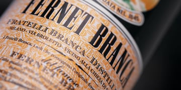 Los integrantes de la tribu probaron Fernet por primera vez en su vida y se hicieron virales.