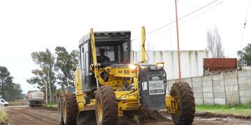 Trabajos en calles de tierra de Villa Maio