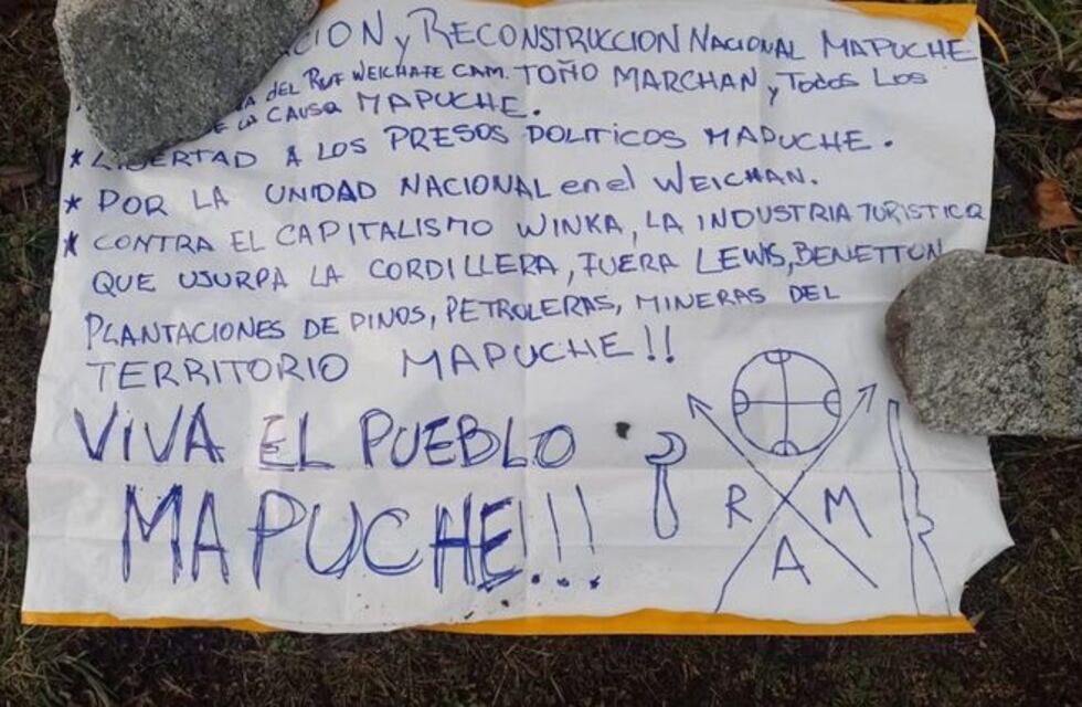 Acusan a la RAM por el ataque a un centro turístico de El Bolsón: “Vinieron a quemarnos vivos”