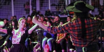 Familias riograndenses disfrutaron de la “Gran Peña Folklórica”
