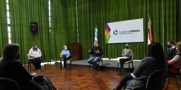 Reunión por obra de cloacas en cuatro barrios de la ciudad