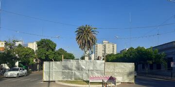 Comenzaron las remodelaciones de los canteros en el microcentro rafaelino