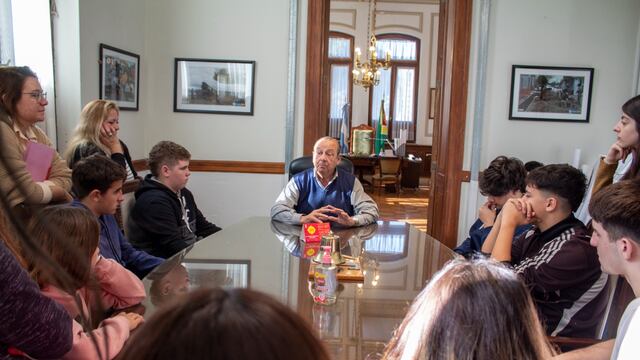El intendente Sánchez recibió a alumnos de la Escuela Técnica