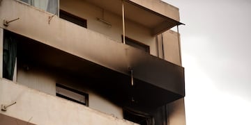 Incendio en el piso quinto de un edificio en calle Soldado Ruiz 1030, de barrio San Martín. Varios evacuados. (José Gabriel Hernández / La Voz)