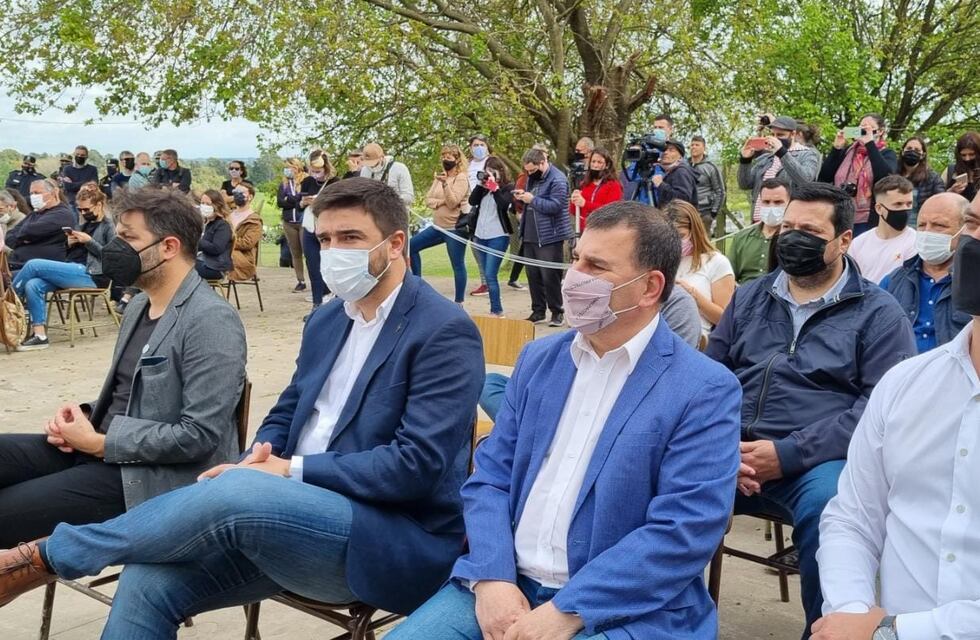 La provincia entregó diez patrulleros para Azul