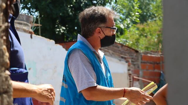 Inspectores de red clandestina de agua