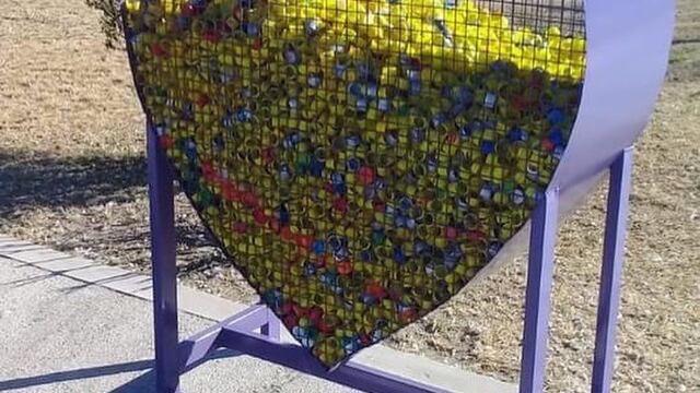 Entrega de tapitas a la Fundación Garrahan en Concarán