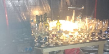 La cristalería no faltó a la hora de la convocatoria ilegal en Balcarce al 100.