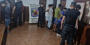 Graves incidentes durante la Estudiantina en San Vicente: 14 demorados y dos heridos con arma blanca.