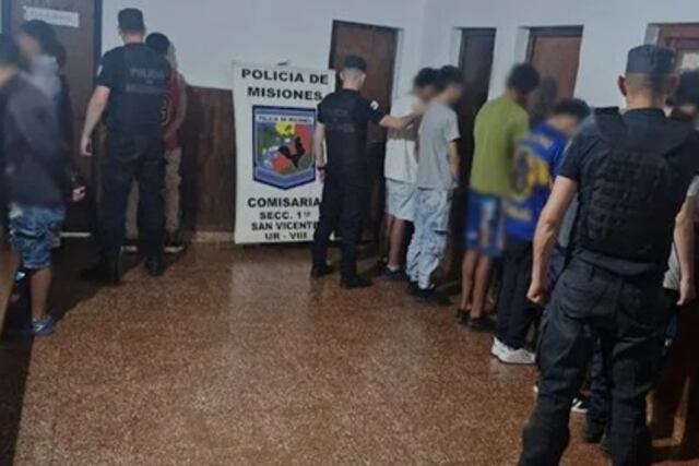 Graves incidentes durante la Estudiantina en San Vicente: 14 demorados y dos heridos con arma blanca.