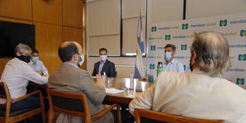 El intendente Ulpiano Suarez y el titular de la Dirección General de Escuelas, José Thomas se reunieron y trataron diversos aspectos sobre el tema de las clases.