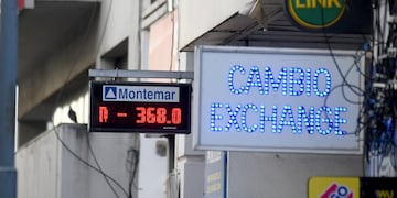 Cotización de dólar del día en Córdoba. (Ramiro Pereyra / La Voz)